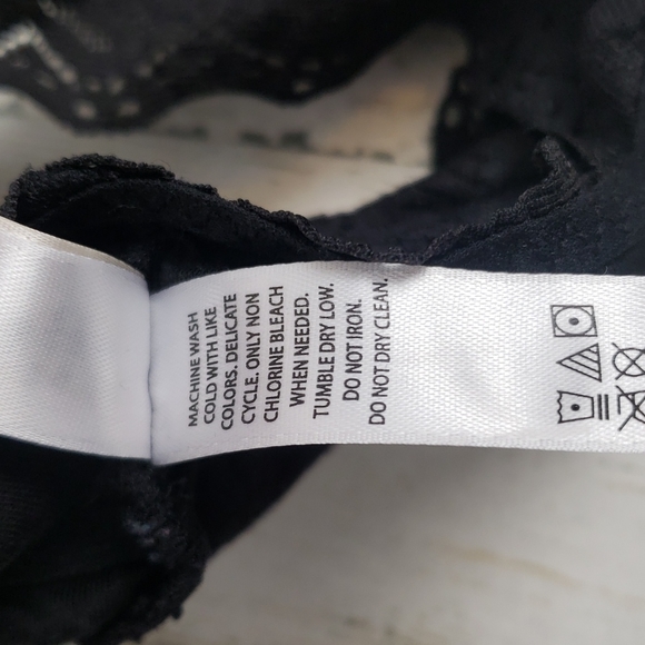 Felina black lace t-back bralette Size Medium - Picture 8 of 8